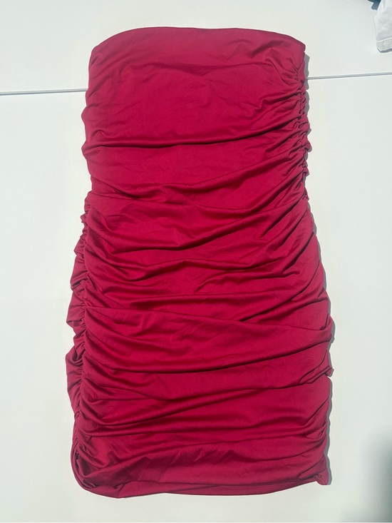 Bozzolo Dresses & Skirts - Bozzolo Strapless Ruched Dress in Deep Berry